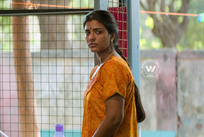 /media/k2/galleries/73422/World-Famous-Lover-03