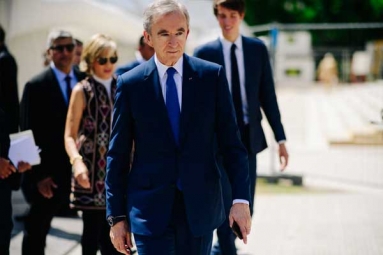 Bernard Arnault Overtakes Bill Gates to Become World’s Second-Richest Person Bernard Arnault Overtakes Bill Gates to Become World’s Second-Richest Person