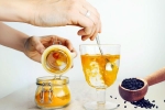 Haldi Kalonji Water benefits, Haldi Kalonji Water for women, how haldi kalonji water helps to ease menstrual discomfort, Women