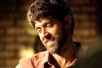 Hrithik Roshan latest updates, Vikas Bahl, first look hrithik roshan turns anand kumar, Anand kumar