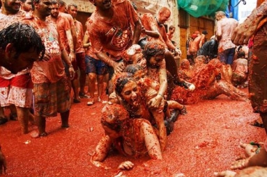 La Tomatina 2019: Thousands Hurl fruit at Fun Food Festival