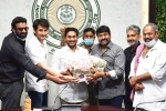 Chiranjeevi YS Jagan updates, Tollywood with YS Jagan, megastar resolves the movie tickets issue in andhra pradesh, Y s jaganmohan reddy