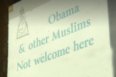 Grocery Store&rsquo;s Controversial Sign in Los Angeles