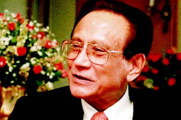 Indian-origin physicist donates $11 million to UCLA!