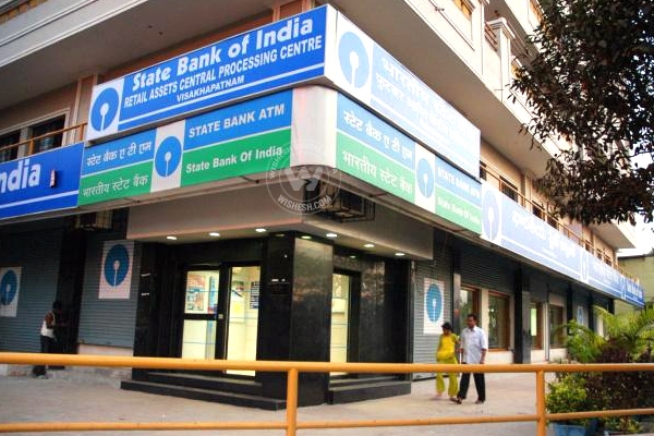 State Bank of India slashes minimum lending by 0.4%},{State Bank of India slashes minimum lending by 0.4%
