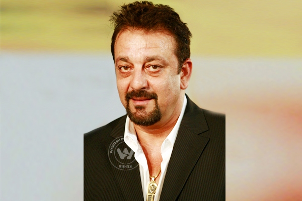 Ranbir Kapoor to play Sanjay Dutt on-screen},{Ranbir Kapoor to play Sanjay Dutt on-screen