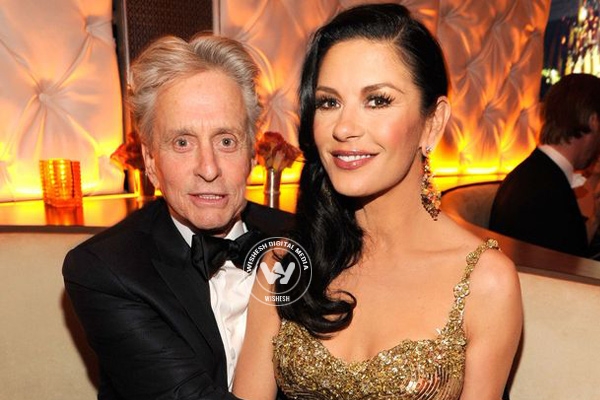 Michael Douglas-Catherine Zeta Jones ring in 2014 together},{Michael Douglas-Catherine Zeta Jones ring in 2014 together